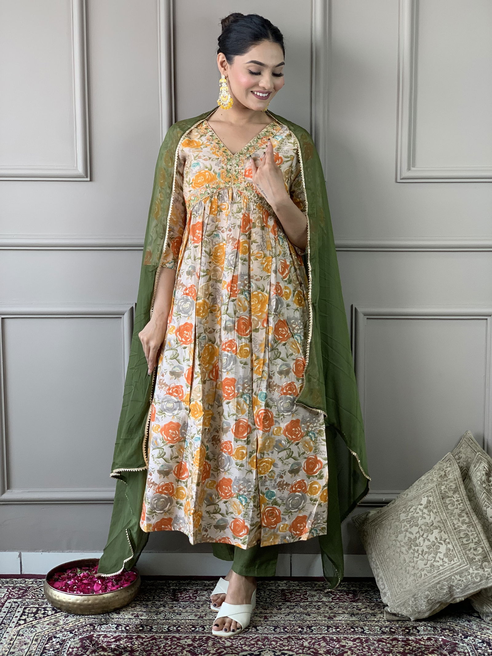 Kalaai Fashion Viscose Rayon Alia Cut Kurti With Bottom Dupatta Wholesalers In Delhi
